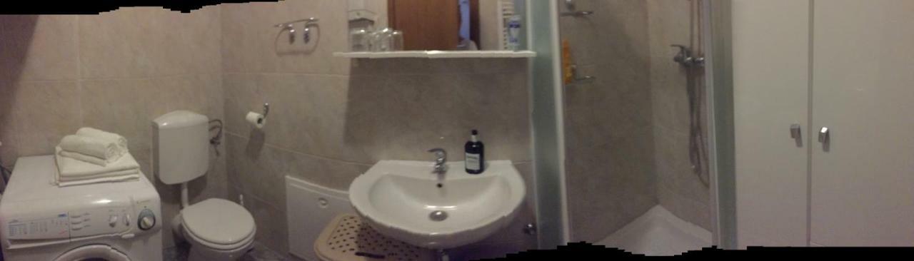 Studio Apartman Lara *** Osijek Zewnętrze zdjęcie
